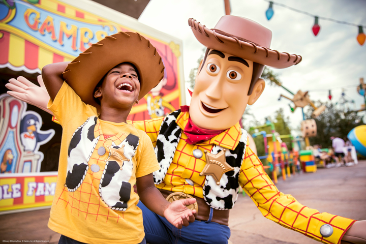 0622zs_dhs_toy_story_woody_meet_and_great_a_pmm_0521_jb_1_720
